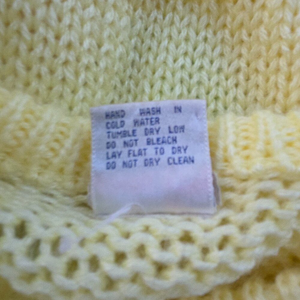 Vintage 80s/90s oversized pale yellow sweater with oversized knit - Picture 4 of 9